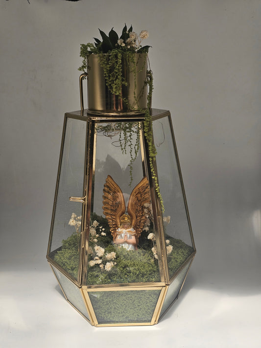 Archangel Gabriel lantern from the wonder Room Collection